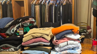 Un local de ropa anunció el cierre definitivo y lanzó promociones para liquidar el stock