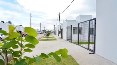 La Provincia terminó el proyecto habitacional de Melchor Romero que incluye 175 casas