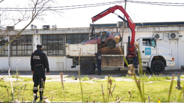 Removieron vehículos abandonado en Los Hornos, Tolosa, Gonnet y Melchor Romero