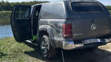 Un hombre tiró su camioneta al arroyo "El Gato", denunció un robo y quedó detenido