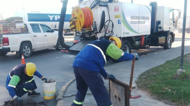 Refuerzan la limpieza y desobstrucción del sistema pluvial en La Plata