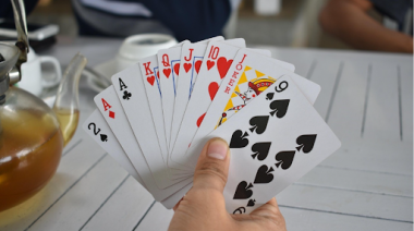 De cafeterías a casinos: los espacios digitales donde se reúnen los jóvenes argentinos