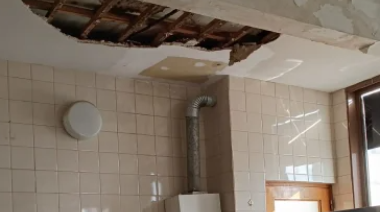 Se cayó un pedazo de mampostería del techo en el Hospital San Martín de La Plata