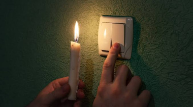 Vecinos de distintos barrios de La Plata se encuentran sin suministro eléctrico