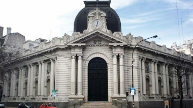 Tres días sin bancos por el Día del Bancario y la llegada de León XIV al país