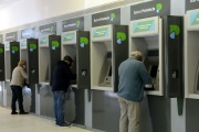 A partir del lunes los bancos vuelven a su horario habitual
