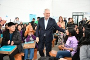 Alak entregó más netbooks a estudiantes de escuelas secundarias de La Plata