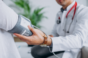 Ya se pueden sacar turnos online para atenderse en hospitales bonaerenses