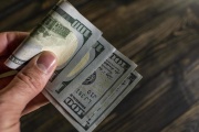 Subió el dólar blue y se acerca a los 1300 pesos