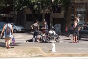 Una persona resultó herida tras un choque entre un auto y una moto en La Plata