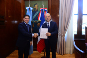 Alak recibió al cónsul de Paraguay para articular actividades culturales y de integración