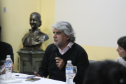 El ministro de Trabajo bonaerense adelantó que se les descontará el día a los docentes que paren este martes