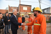 Alak supervisó el inicio de la nueva pavimentación asfáltica en la calle 80 entre las avenidas 13 y 25
