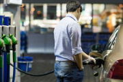 YPF informó que pondrá en marcha un nuevo diagrama de precios y será más barato cargar combustible a la madrugada