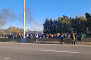 Manifestantes volvieron a cortar la Autopista Buenos Aires La Plata