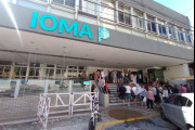 Pagó el traslado de su madre, la afiliada murió y ahora el IOMA le niega el reintegro