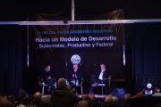Con el objetivo de reactivar la "avenida del medio", Manes y Schiaretti encabezaron un acto en La Plata