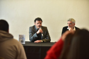 Granillo Fernández presentó su libro "La Ciudad Inconclusa" en La Plata