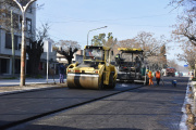 Alak participó del comienzo del asfaltado de diagonal 74, en la zona de ingreso de La Plata