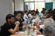 La Provincia convocó a paritarias a estatales y docentes
