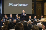 Alak encabezó la apertura de sobres de la licitación para la segunda etapa del plan de restauración de escuelas en La Plata
