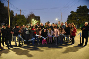 Alak inauguró nuevo asfalto en Lisandro Olmos