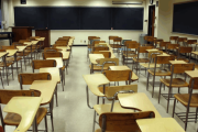 Docentes universitarios destacan el "alto acatamiento" del paro en La Plata y evalúan la continuidad del plan de lucha