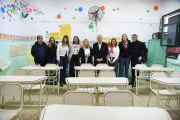 Alak entregó equipamiento a dos escuelas primarias de La Plata
