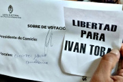 En La Plata y Berisso aparecieron sobres con reclamos por la "libertad para Iván Tobar"
