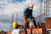 Empresarios denuncian hostigamiento en obras de La Plata y la región