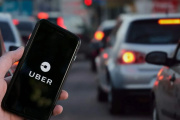 Choferes de DiDi, Uber y Cabify en La Plata realizan un "apagón masivo"