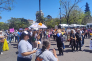 Prestadores y transportistas que brindan servicios a IOMA se manifestaron en La Plata para denunciar la "falta de pago"