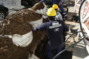 City Bell: servicio de agua afectado tras intento de conexión clandestina a la red cloacal