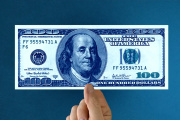 Tras el triunfo de La Libertad Avanza en todo el país, hubo una fuerte baja del dólar blue en La Plata
