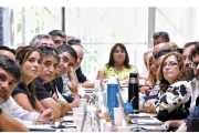 Durante la reunión paritaria con la Provincia, los estatales pidieron un aumento para noviembre y diciembre