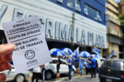 Trabajadores de Gimnasia de La Plata marcharon a la sede del club para denunciar el "incumplimiento del pago de octubre"