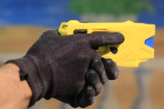 Un proyecto apunta a permitir el uso de taser en La Plata