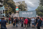 En La Plata un multitud se movilizó en defensa de la Ley de Financiamiento Universitario