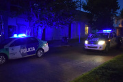 Un vecino de La Plata denunció que policías le robaron durante un allanamiento a su casa