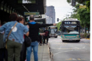 Las empresas de colectivos que operan en el AMBA reducirán frecuencias