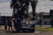 Una camioneta volcó en el Camino Centenario a metros del Parque Ecológico de La Plata
