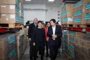 Kicillof recorrió la nueva sala de Tomografía en el Hospital Rossi de La Plata y visitó el depósito de Medicamentos Bonaerenses