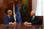 Alak y el embajador de la Unión Europea mantuvieron un encuentro para trabajar en mecanismos de cooperación