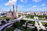 Feriado en La Plata: qué pasa con residuos, estacionamiento y atención municipal