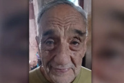 Buscan a un jubilado de 80 años en La Plata, que salió de su casa y no regresó