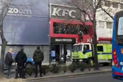 Un incendio afectó a la sucursal de KFC en La Plata