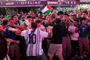 Hinchas argentinos y argelinos se agarraron a las piñas antes del debut en el Mundial