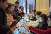 Hubo largas colas en La Plata para el 1° Examen de Residencias Bonaerenses