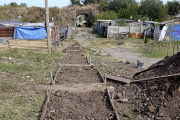 Con participación de investigadores del CONICET se construyeron veredas y un puente peatonal en Puente de Fierro