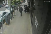 Video: Violenta pelea entre un taxista y un dirigente sindical en La Plata